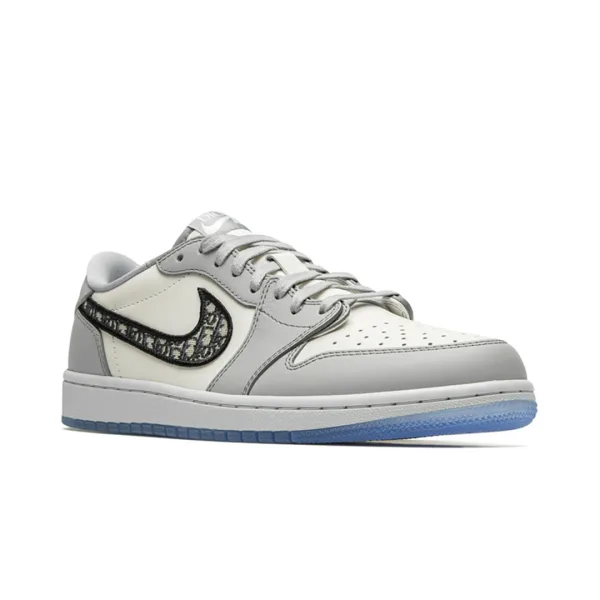 AIR JORDAN DIOR LOW