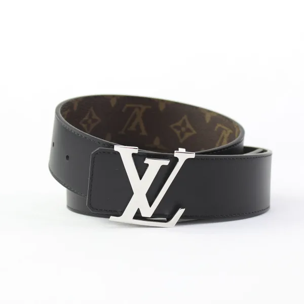 Louis Vuitton Signature leather belt
